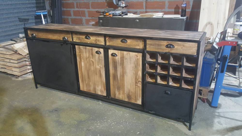 Buffet style industriel proche au Haillan
