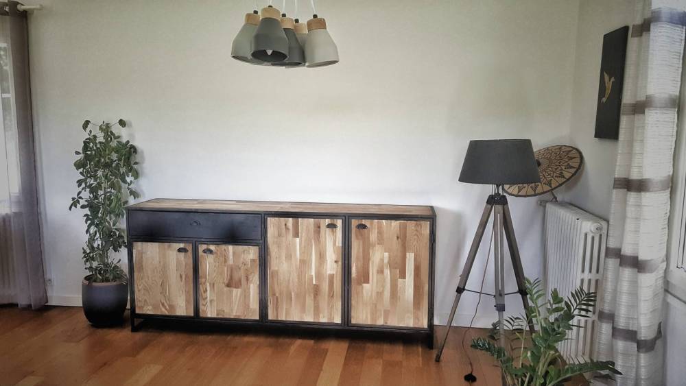 Buffet avec porte coulissante en métal sur Bordeaux