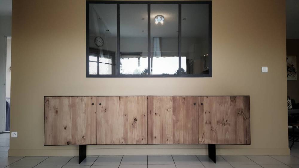 Buffet avec cadre en acier et portes en bois massif sur Pessac