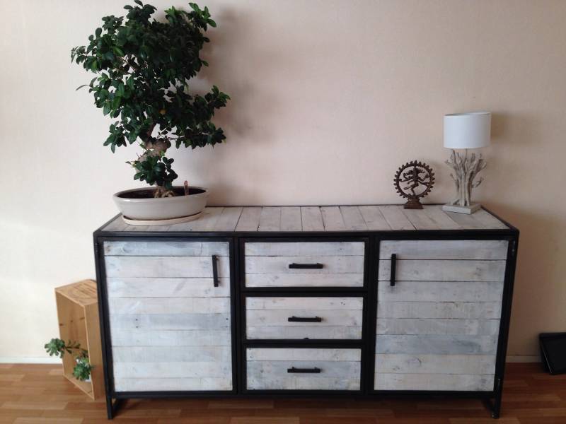 Buffet Style rustique avec bois patiné blanc sur Pessac