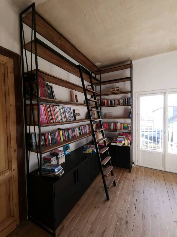 Bibliothèque d'angle installé sur bordeaux