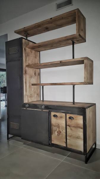 Bibliothèque avec vestiaire et étagère style industriel