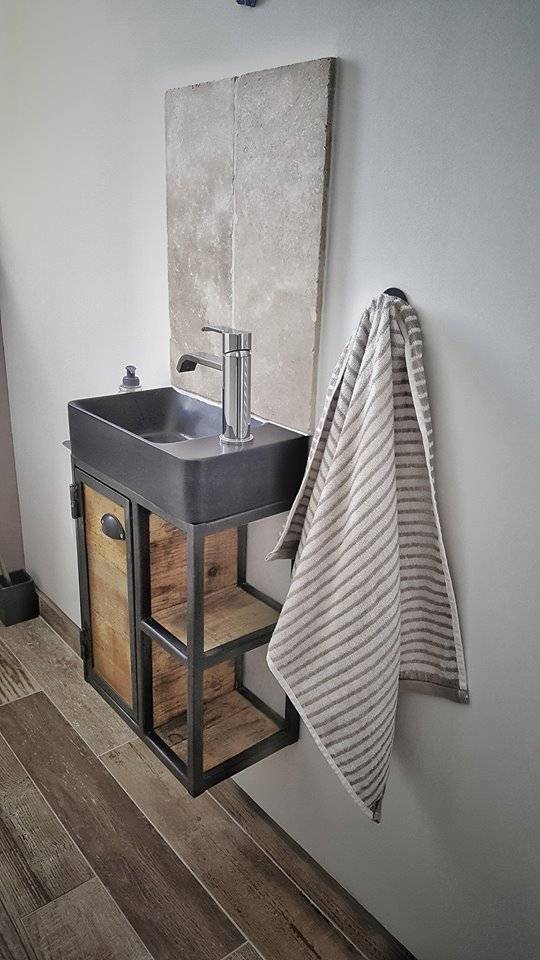 Petit Meuble sous vasque rustique en pin maritime traité à Bordeaux
