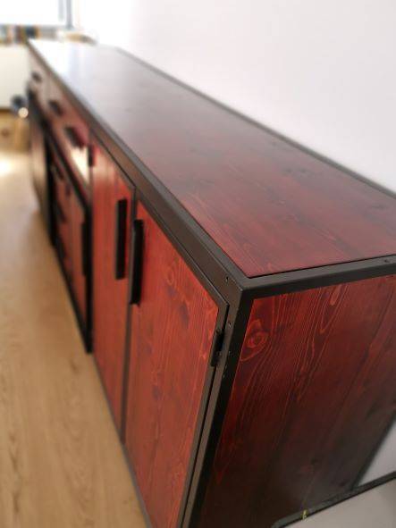Buffet style industriel en bois massif rouge  bordeaux