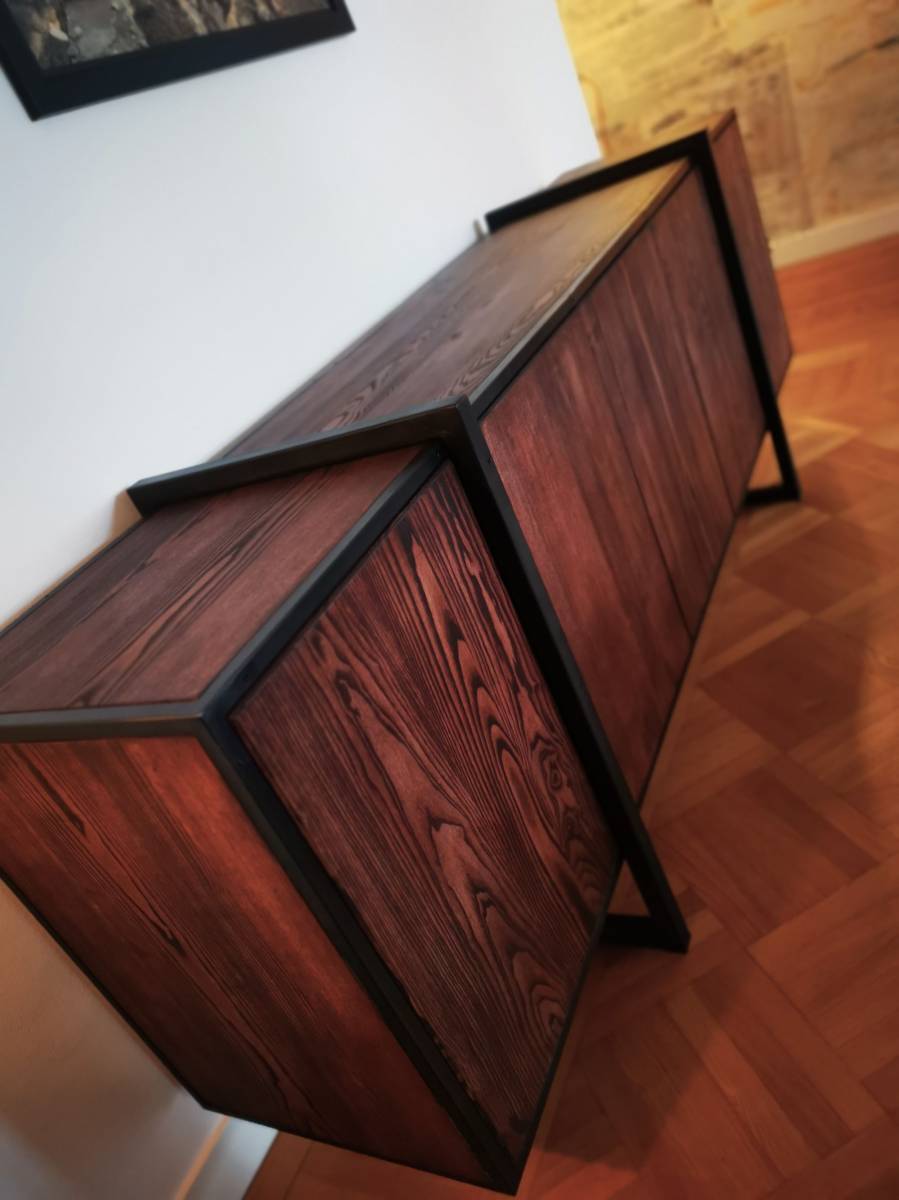 Buffet style industriel Bois et metal Bordeaux