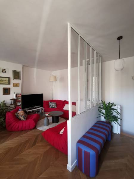 Verrière style epuré en acier blanc à Paris