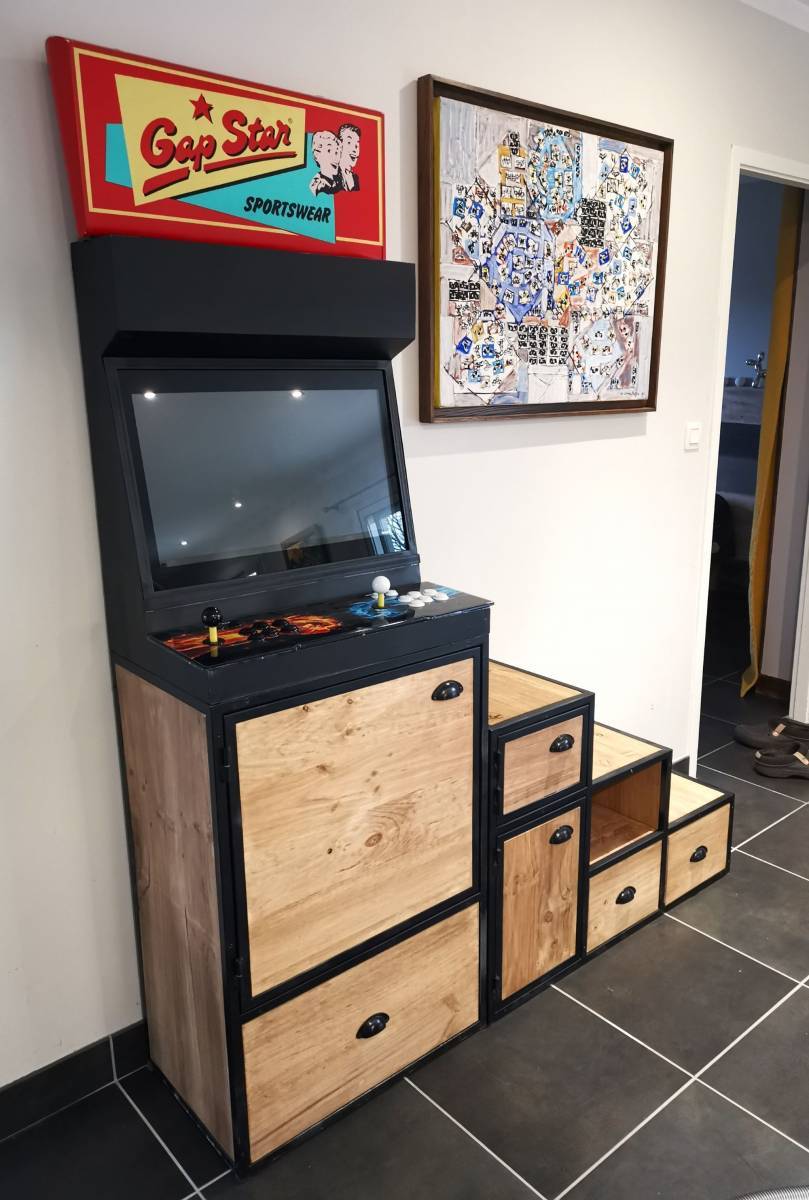 Borne arcade style industriel Bordeaux