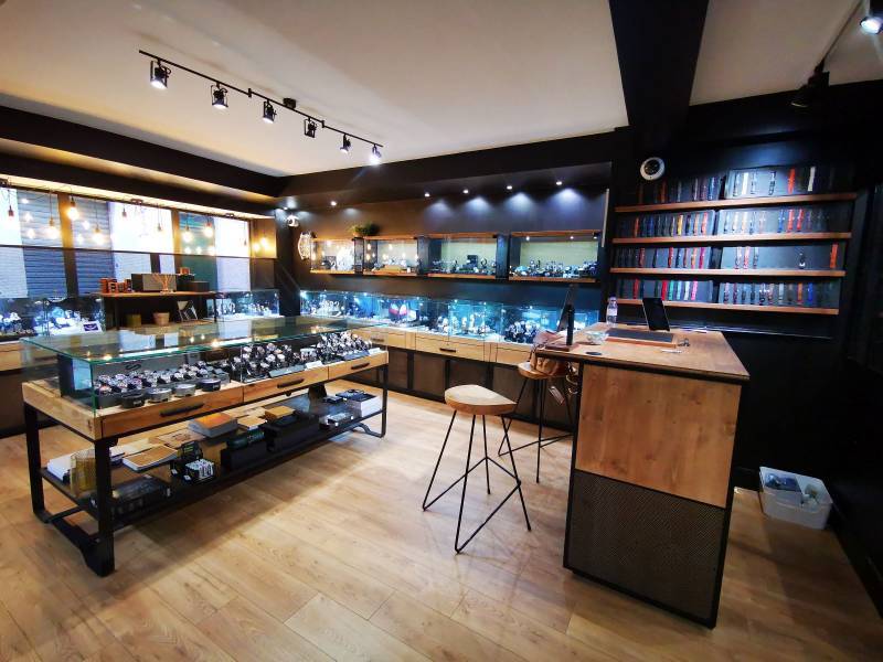 Horlogerie sur Bordeaux en métal